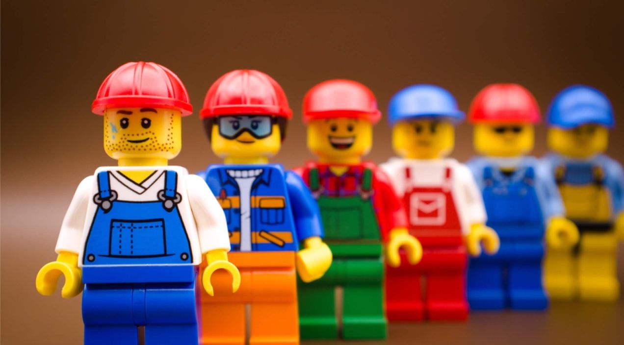 How to approach blue-collar worker engagement: 30+ Activities to try in 2025